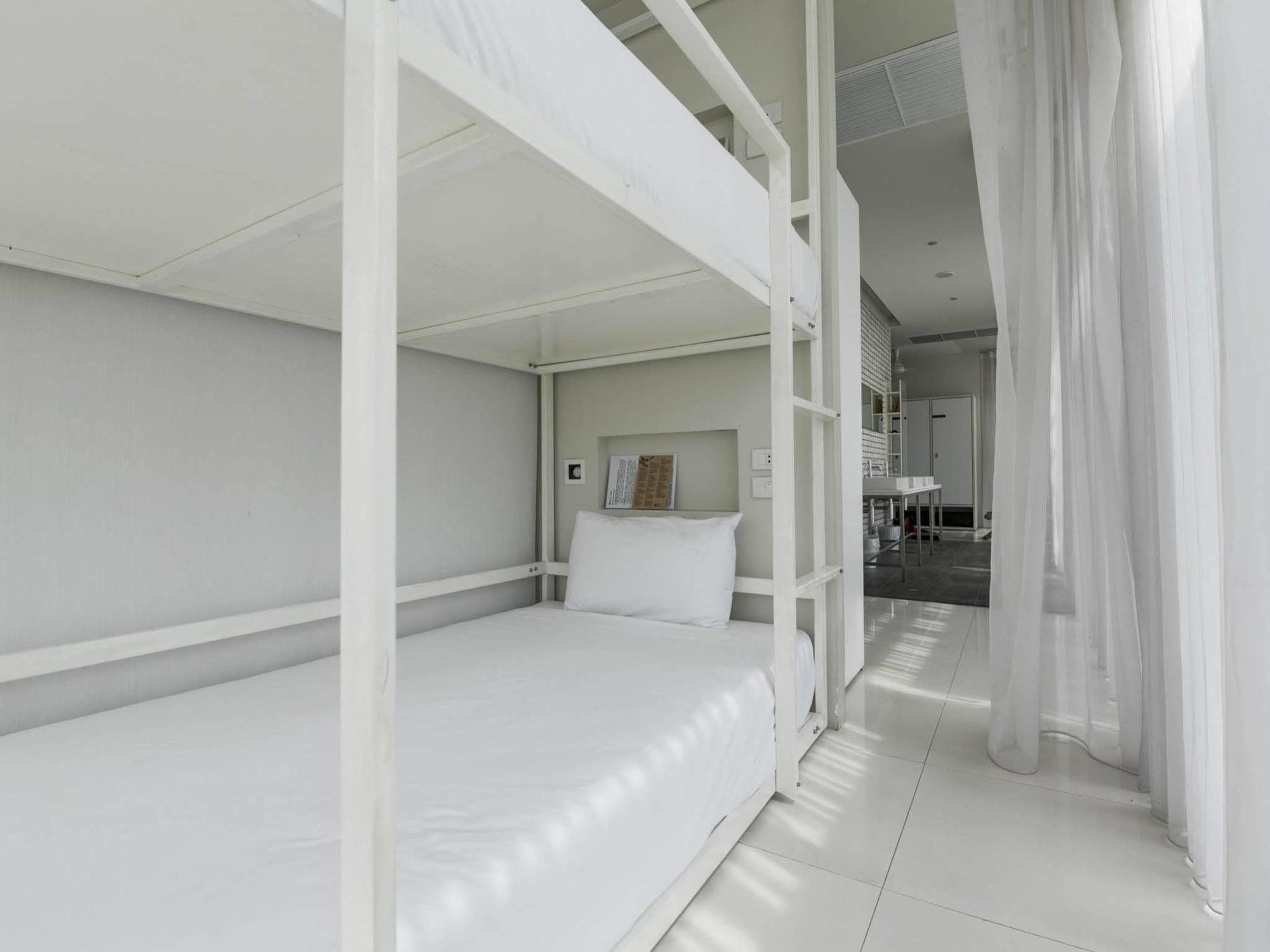 Refillnow! Hostel Bangkok Exterior photo